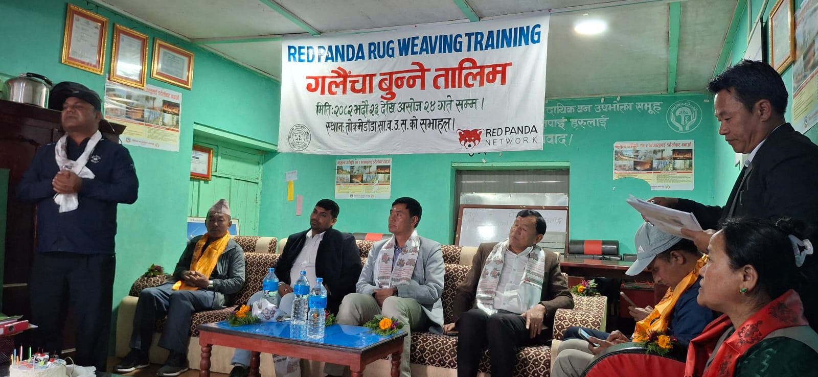 प्रमूख अतिथि फुङलिङ नगरपालिका नगरप्रमूख अमिर मादेनसहित अतिथि र सहभागीहरु ।