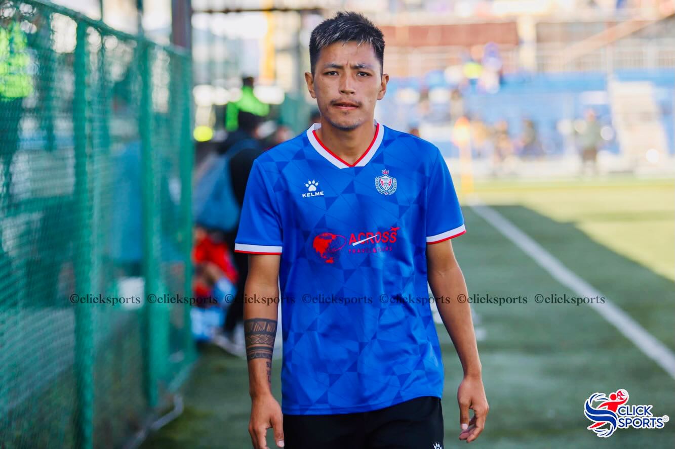 नेपालगञ्ज–११ स्र्पोट्स क्लबको जर्सीमा लाहन पतङ्वा लिम्बु ।तस्बिरः क्लिक स्र्पोर्टस